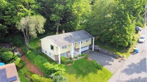 165 Juniper Ridge Dr, Waterbury CT  06708-1934 exterior