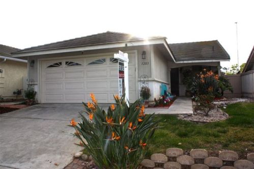 1283 Longfellow Rd, Vista, CA 92081-9065