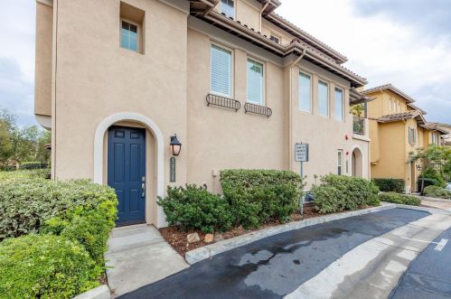 2728 Piantino Cir, San Diego CA 92108-4736 exterior