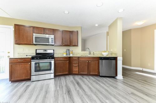 3206 Cardinal Ridge Dr, Greensboro NC  27410-8250 exterior