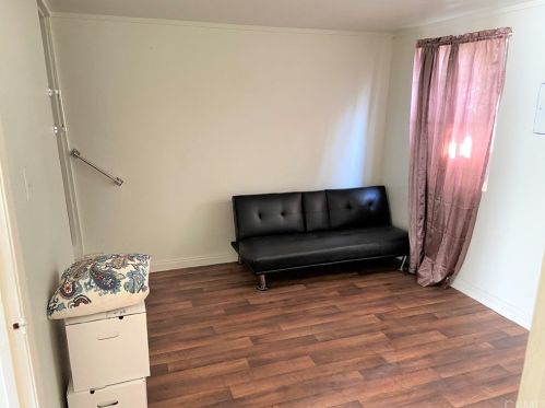 5931 Orange Ave, Long Beach CA  90805-3553 exterior