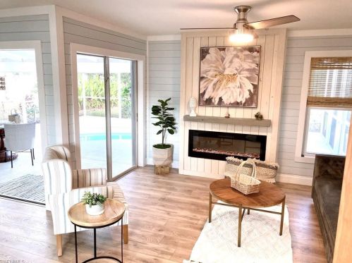 1011 4th Pl, Cape Coral FL  33990-1521 exterior