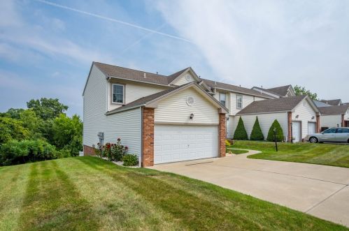 300 Chelsea Dr, Imperial, PA 15126-9293