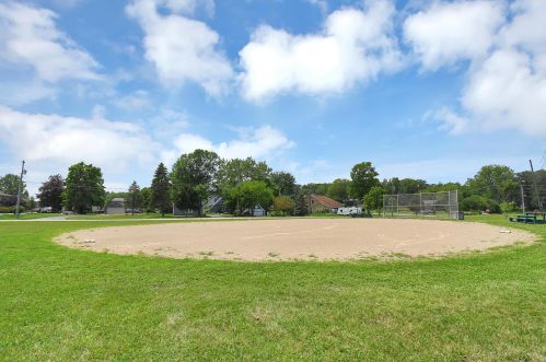 1884 Shoshone Dr, London OH  43140-9020 exterior