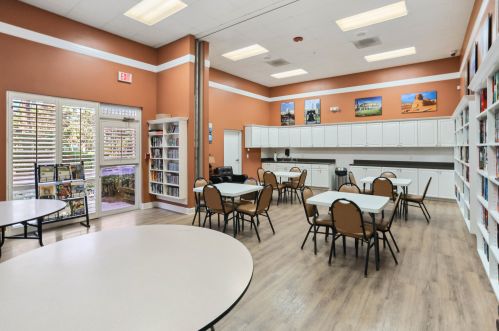 899 Sarria Ct, Fort Pierce FL  34986-1700 exterior