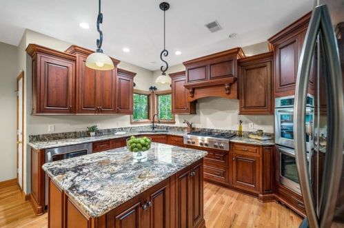 105 Myrtle Ct, Gibsonia PA  15044-8922 exterior