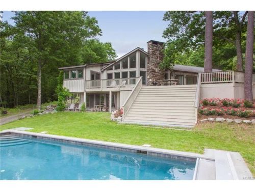 23 Seitz Rd, Barryville, NY 12719-5400
