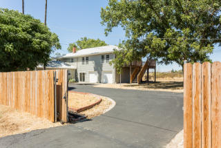 9679 Gerber Rd, Sacramento, CA 95829-1122