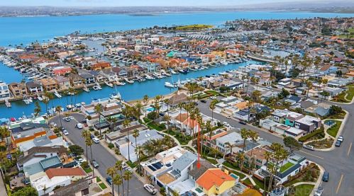 69 Half Moon Bnd, San Diego, CA 92118-3231