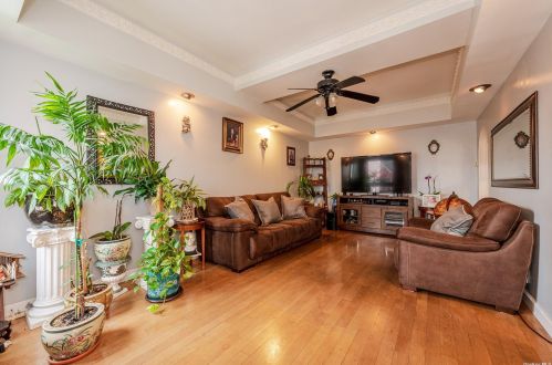 105-21 101st Rd, Jamaica, NY 11416-2706