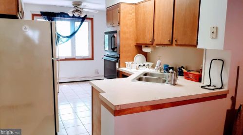 689 Summit St, Norristown, PA 19406-2719