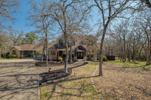 122 Sycamore Trl, Webberville, TX 78621-5637