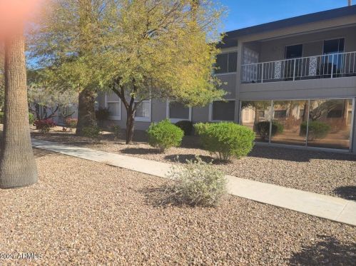 10861 Fairway Ct, Sun City, AZ 85351-4111