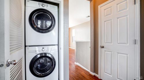 2959 Bay Village Ave, Santa Rosa CA  95403-2493 exterior