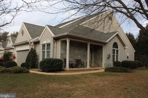 94 Deer Ford Dr, Lancaster, PA 17601-5662