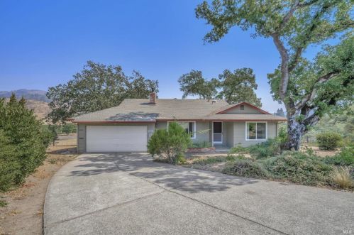 6469 Meadowridge Dr, Santa Rosa, CA 95409-5815