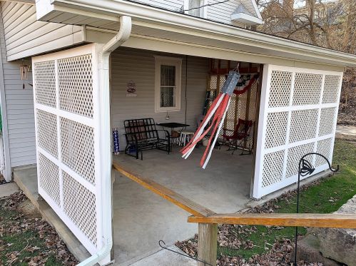 211 Coshocton Ave, Mount Vernon, OH 43050-2649