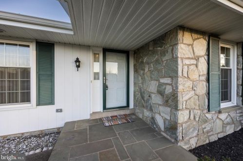 1134 Crestwood Dr, Pottstown, PA 19464-2930