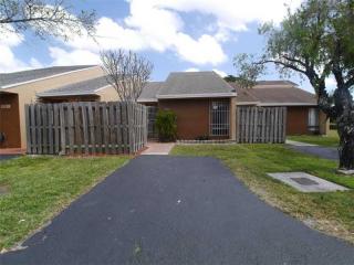 8361 148th Pl, Miami, FL 33193-1575