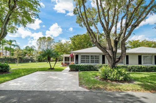 10163 44th Ave, Boynton Beach, FL 33436-4236