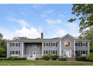28 Hoveys Pond Dr, Boxford, MA 01921-1004