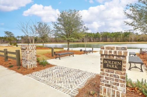 1521 Lindsey Creek Dr, Mount Pleasant SC  29466-8393 exterior