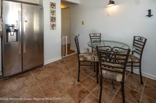 6 Elmwood Pl, Leonardo NJ  07737-1347 exterior