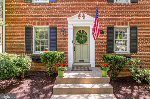 3041 Heather Ln, Falls Church, VA 22044-2615