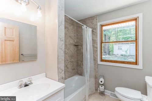 13480 Grandpas Rd, Nokesville VA  20181-3343 exterior