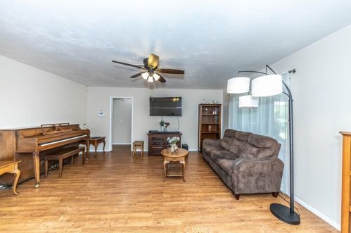 1935 Random Dr, Anaheim, CA 92804-3536