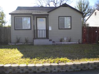 4002 36th St, Sacramento CA  95820-1245 exterior