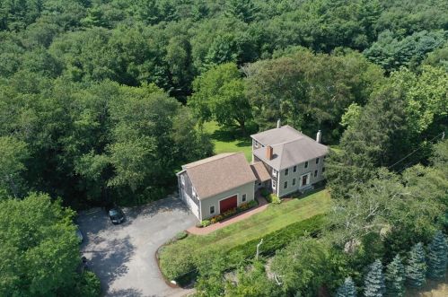 20 Montello St, Plympton, MA 02367-1504