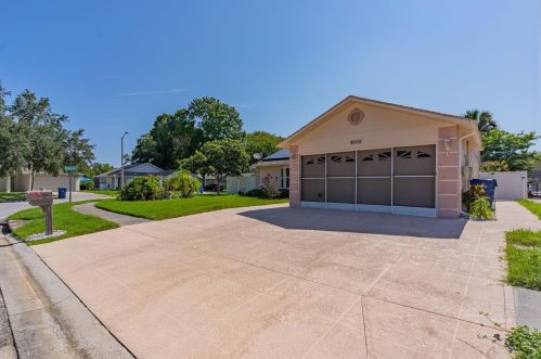 8122 Gabriel Dr, Port Richey, FL 34668-6858