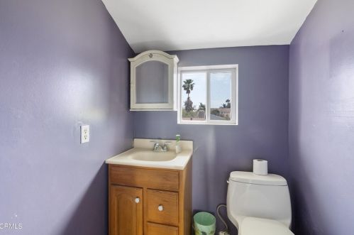 4973 Strickland Dr, Oxnard CA  93036-1052 exterior