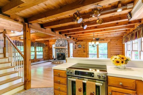 539 Cornwall Bridge Rd, West Woods CT  06069-2525 exterior