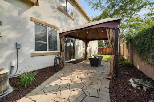 336 Tilden Cir, Vacaville CA  95688-9485 exterior