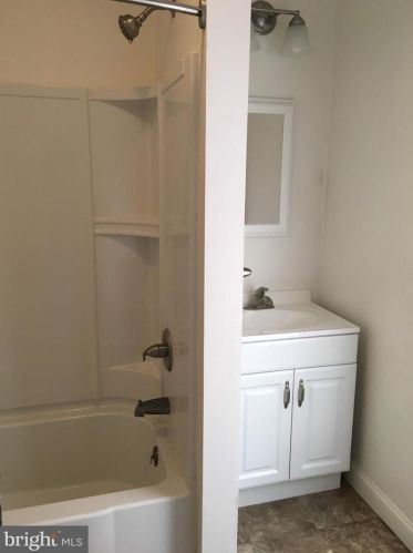 407 College Ave, Lancaster PA 17603-3319 exterior