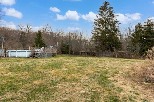 360 Wood St, Mahopac NY  10541-5205 exterior