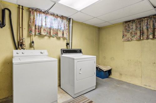 1 Meeting House Rd, Lincoln RI  02865-3806 exterior