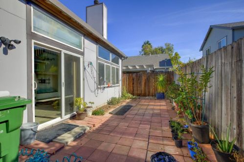 6384 Laguna Mirage Ln, Elk Grove CA  95758-5461 exterior