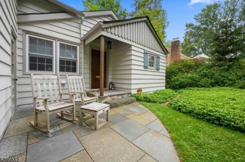 27 Shawnee Trl, Sparta NJ  07871-1515 exterior