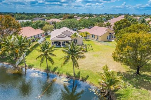 2551 190th Ave, Hollywood, FL 33029-2463