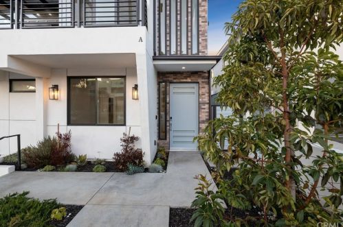 304 Catalina Ave, Redondo Beach CA  90277-2830 exterior