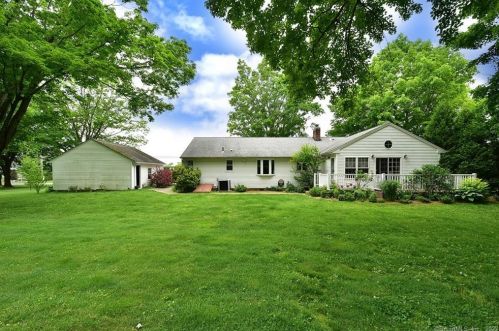 83 Rye St, East Windsor, CT 06016-9555
