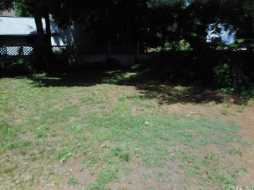 168 Main St, Putnam CT  06260-2315 exterior