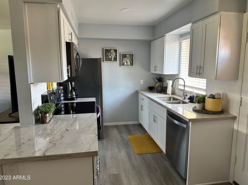 1320 Bethany Home Rd, Phoenix, AZ 85014-2048