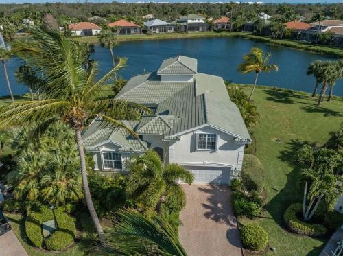 1346 Riverside Ln, Vero Beach, FL 32963-5521