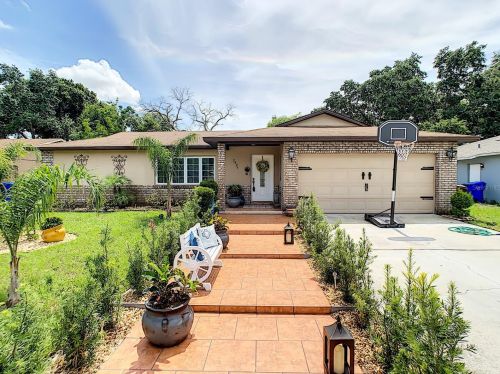 2425 Franklin Dr, Kissimmee FL 34744-2725 exterior