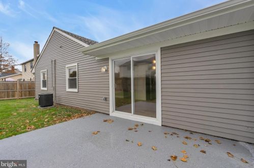 38 Parish Ln, Willingboro NJ  08046-2708 exterior