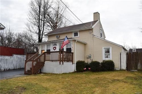 15 Maple St, Cornwall, NY 12518-1417